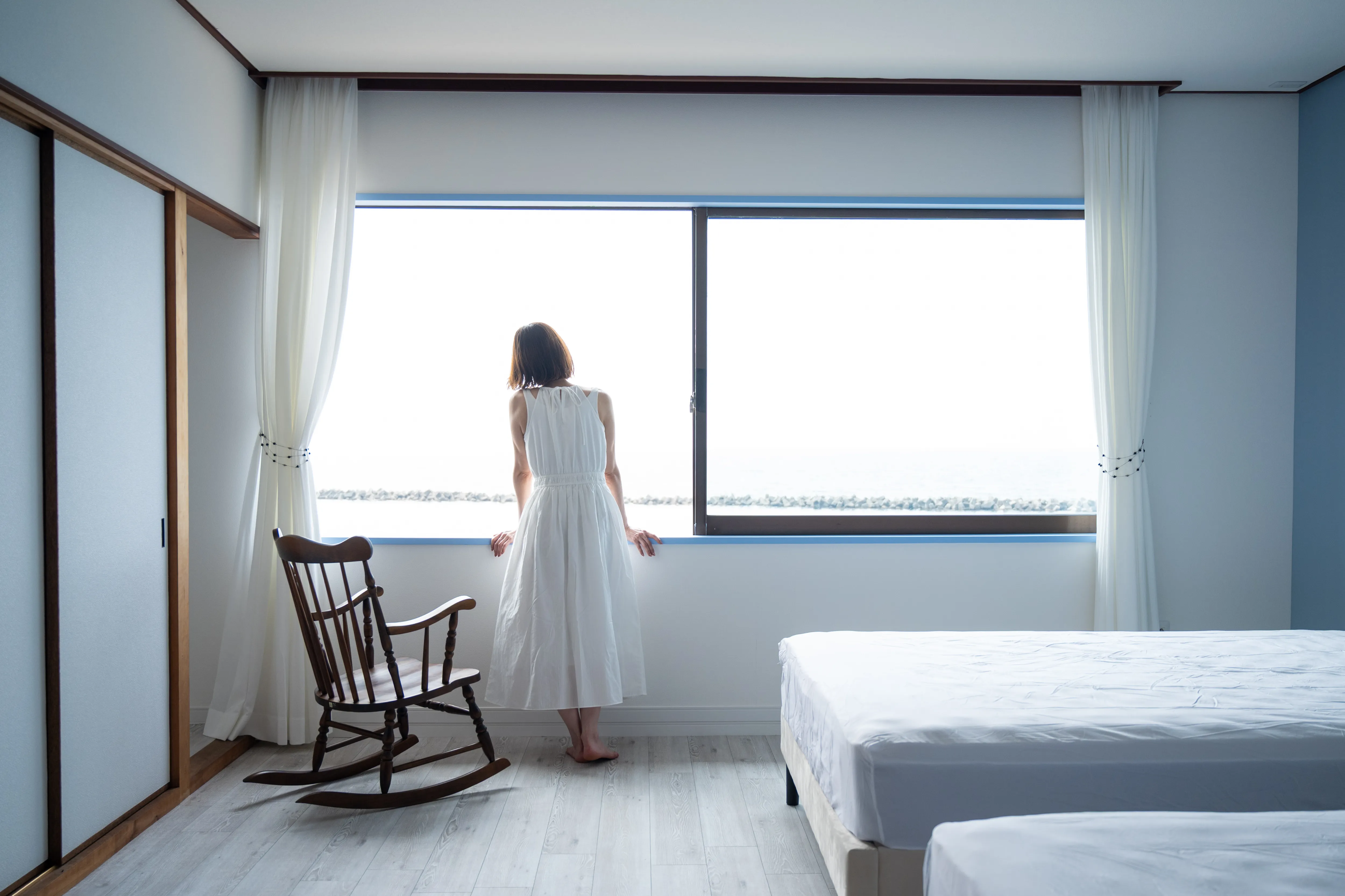 波音と共に眠る静かなベッドルーム